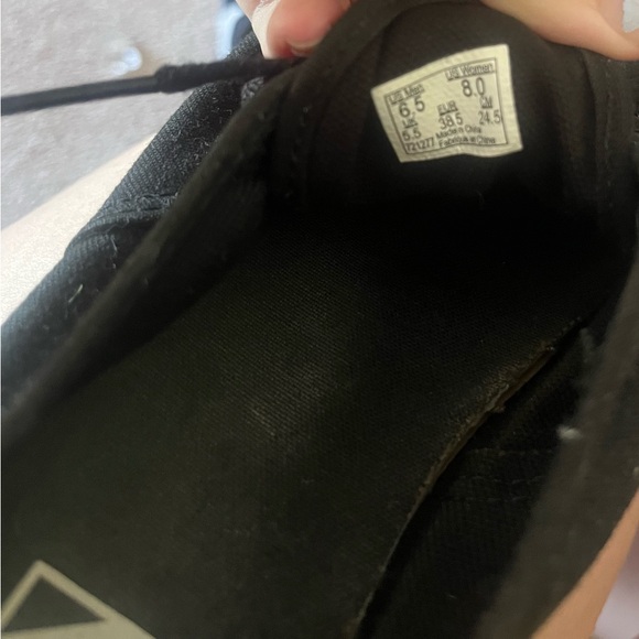 Vans - Picture 4 of 5